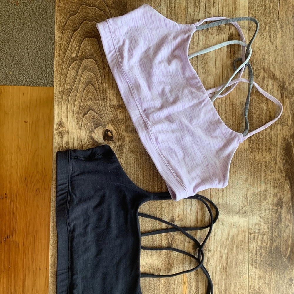 Two fitted gapfit bras